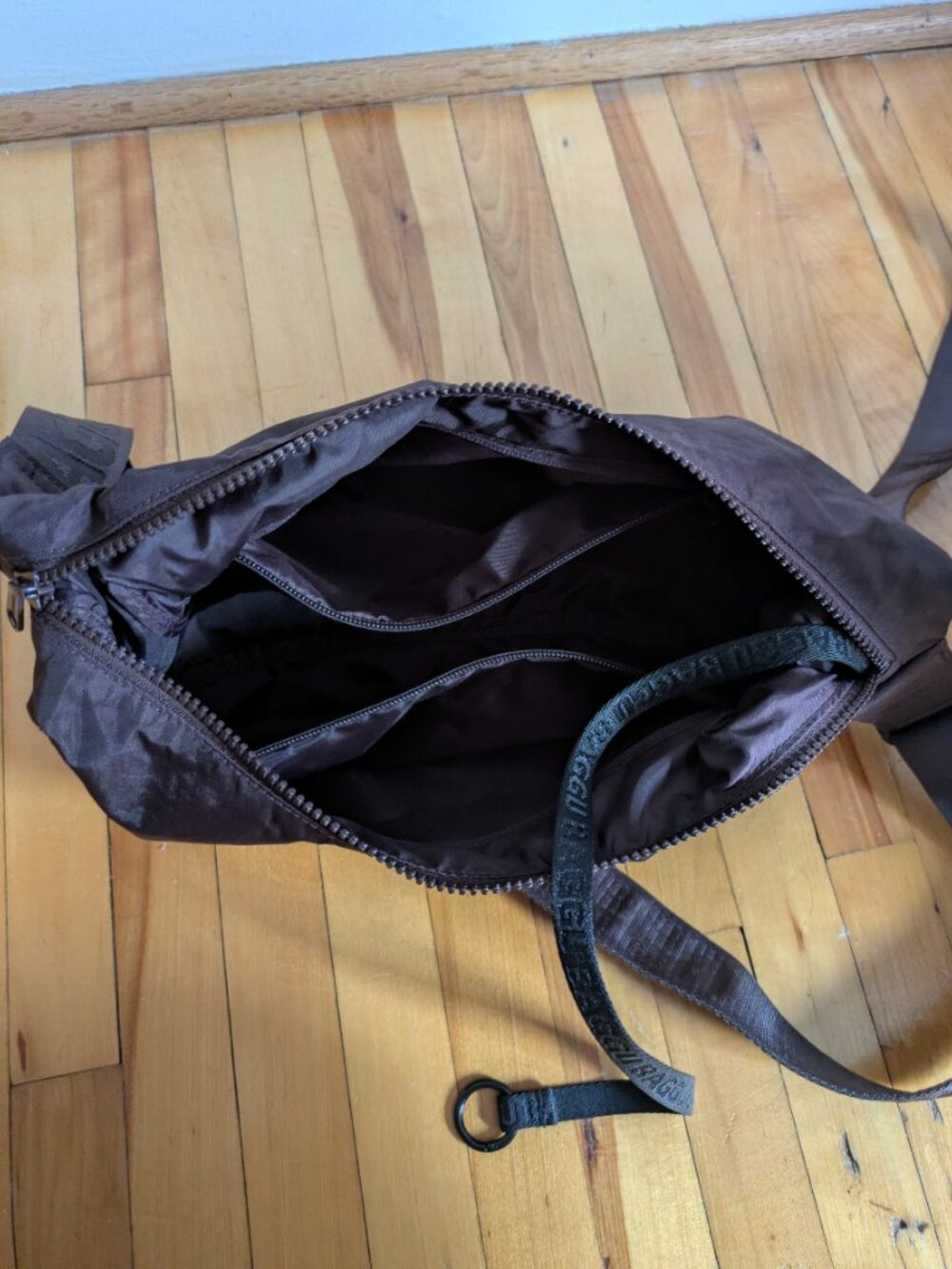 Baggu Medium Crescent Chocolate Plum - Please read description - Picture 8 of 8